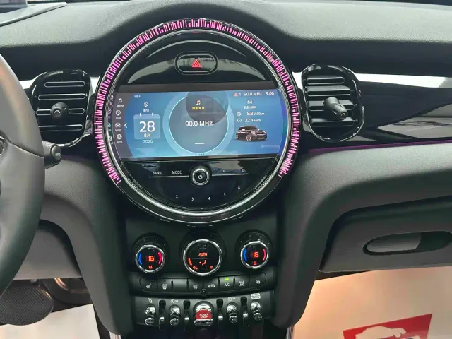 MINI Hatch — Фото автомобиля 12