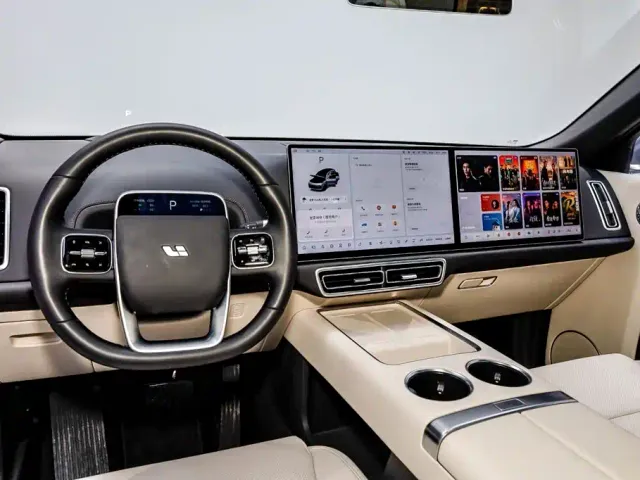 Li Auto L8 — Фото автомобиля 21