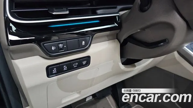 Kia Carnival Generation 4 — Фото автомобиля 21