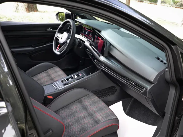 Volkswagen Golf GTI — Фото автомобиля 12