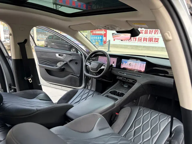 Roewe D7 — Фото автомобиля 8