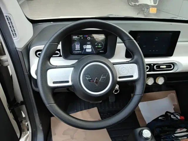 Wuling Hongguang Mini EV — Фото автомобиля 10
