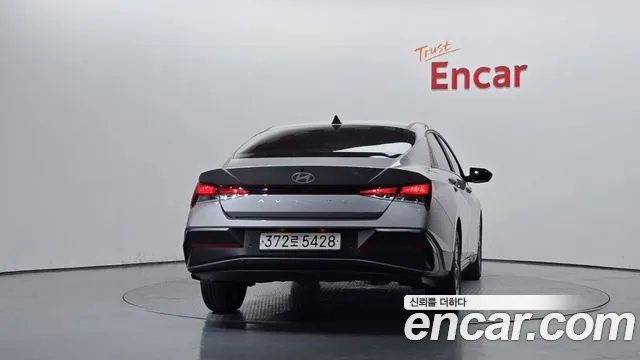 Hyundai Avante CN7 — Фото автомобиля 4