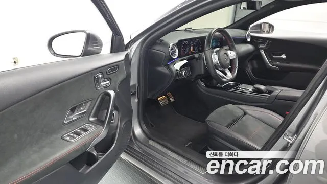 Mercedes-Benz A-Class — Фото автомобиля 10