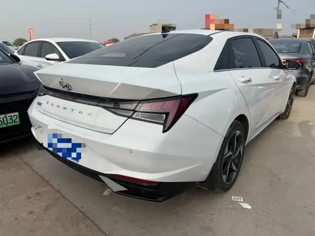 Hyundai Elantra — Фото автомобиля 9