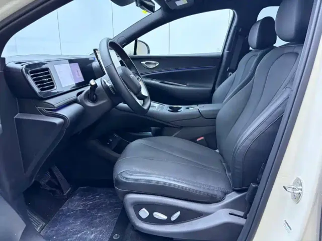 BYD Sealion 06 — Фото автомобиля 12