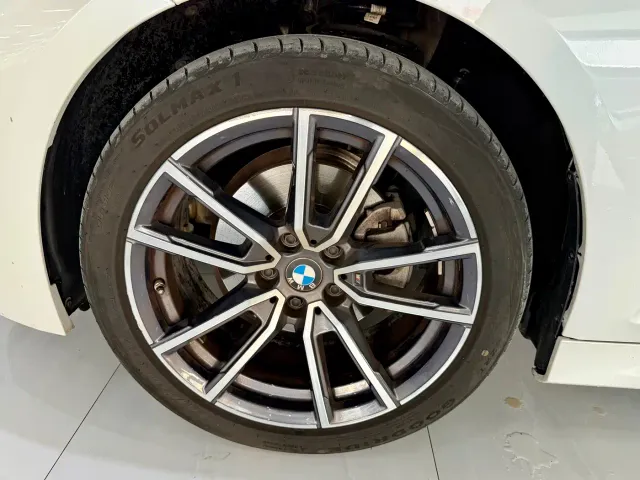 BMW 3 Series — Фото автомобиля 12
