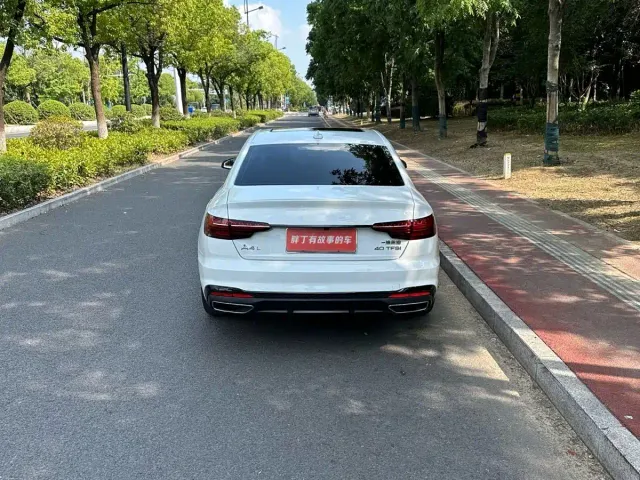 Audi A4L — Фото автомобиля 6