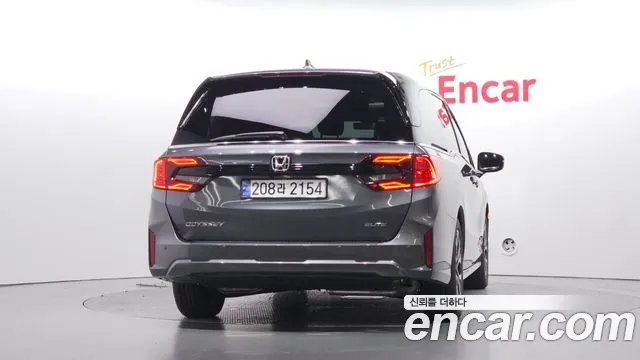 Honda Odyssey — Фото автомобиля 4