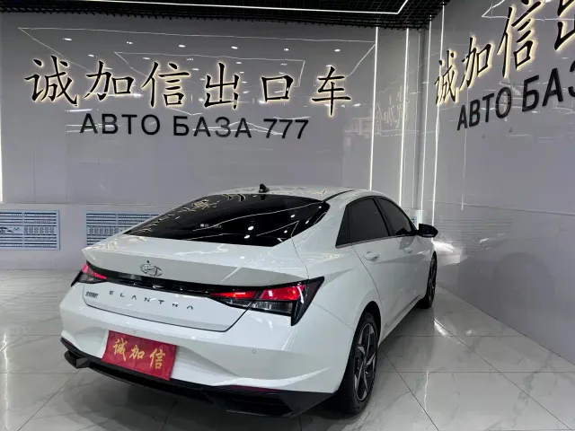 Hyundai Elantra — Фото автомобиля 4