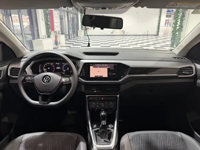 Volkswagen T-Cross — Фото автомобиля 11