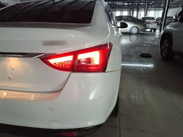 Chery Arrizo 5 — Фото автомобиля 7