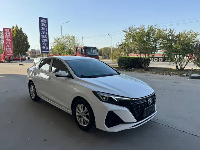 Changan Eado — Фото автомобиля 2