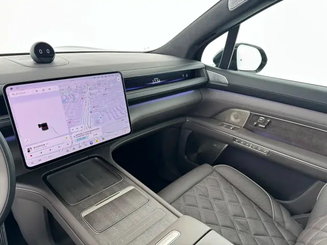 Nio ES8 — Фото автомобиля 6