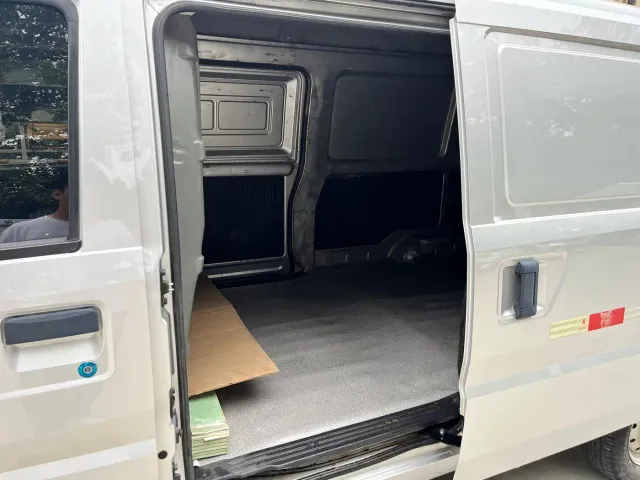 Wuling EV50 — Фото автомобиля 9