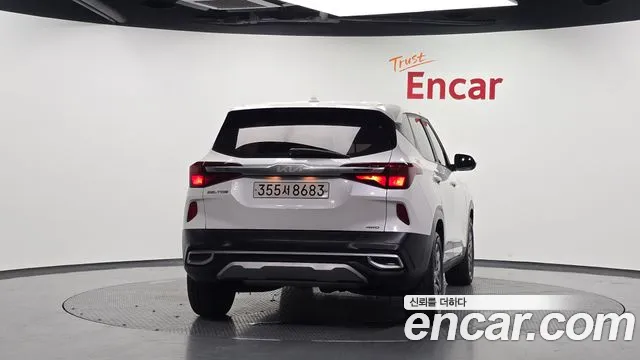 Kia Seltos — Фото автомобиля 4