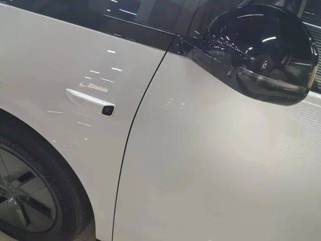 Li Auto MEGA — Фото автомобиля 13