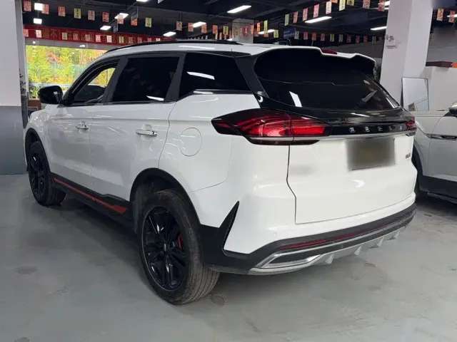 Geely Boyue — Фото автомобиля 11