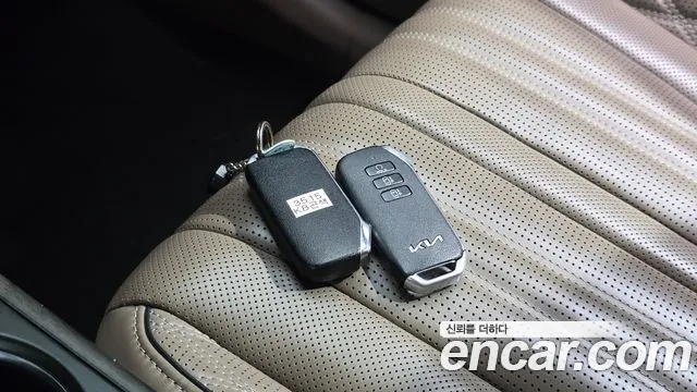 Kia K8 — Фото автомобиля 30