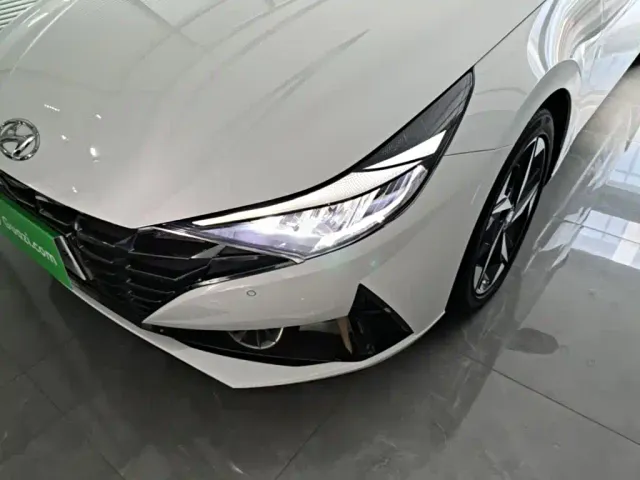 Hyundai Elantra — Фото автомобиля 23