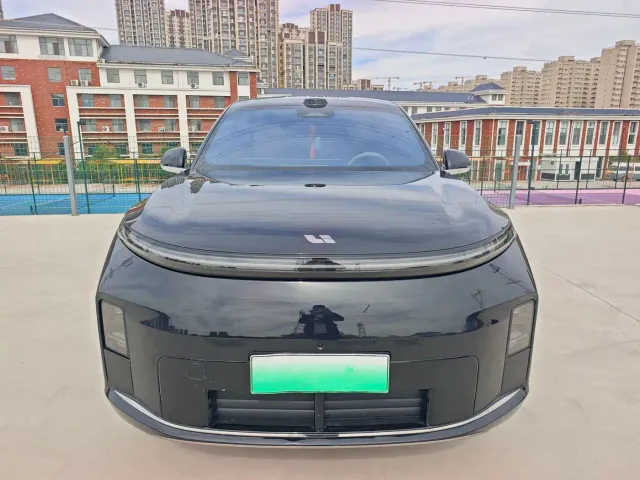 Li Auto L8 — Фото автомобиля 2