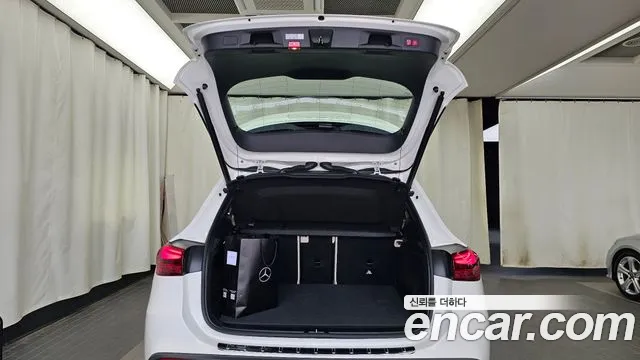 Mercedes-Benz EQA — Фото автомобиля 19