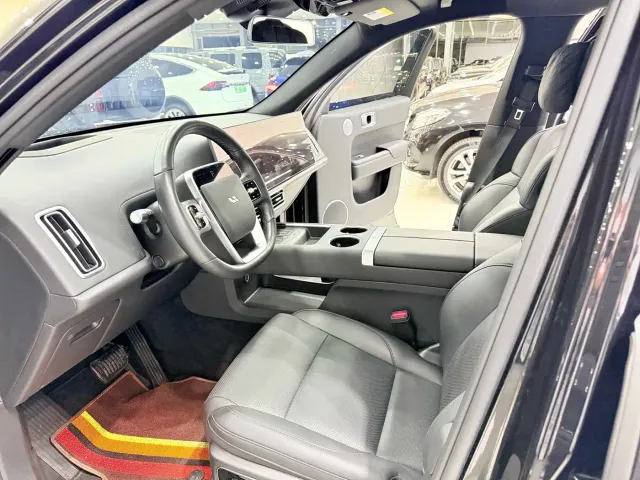 Li Auto L7 — Фото автомобиля 7