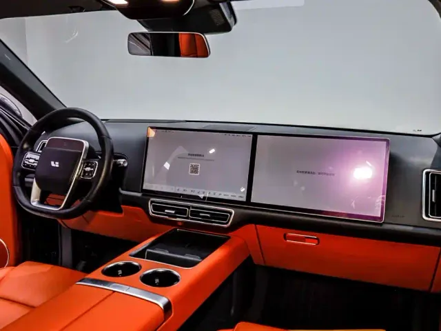 Li Auto L8 — Фото автомобиля 19
