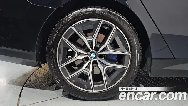 BMW 5 Series G60 — Фото автомобиля 4