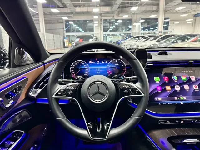 Mercedes-Benz E-Class — Фото автомобиля 8