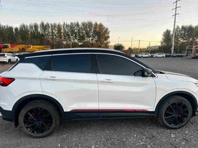 Geely Binyue — Фото автомобиля 10