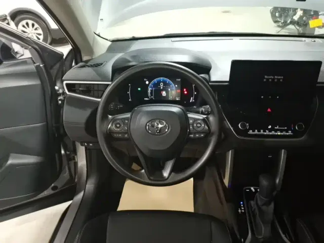 Toyota Corolla Cross — Фото автомобиля 10