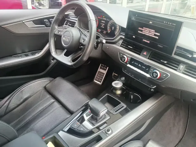 Audi A4L — Фото автомобиля 14