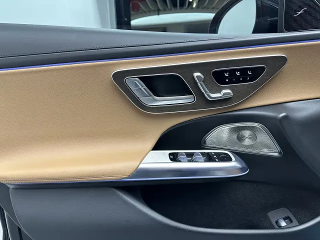 Mercedes-Benz E-Class — Фото автомобиля 16