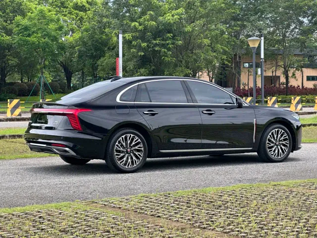 Hongqi H5 — Фото автомобиля 8