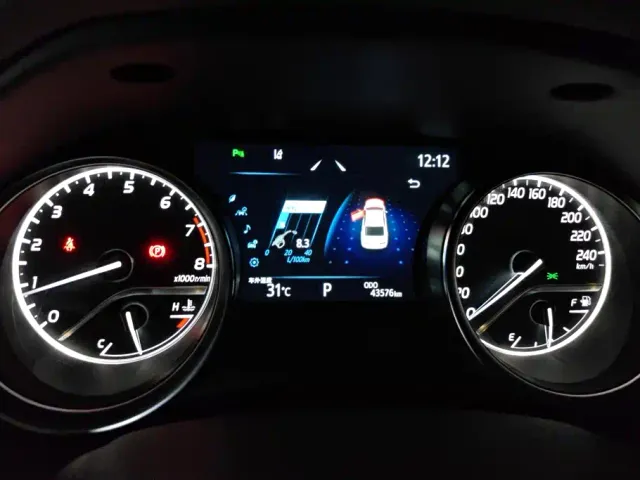 Toyota Camry — Фото автомобиля 14