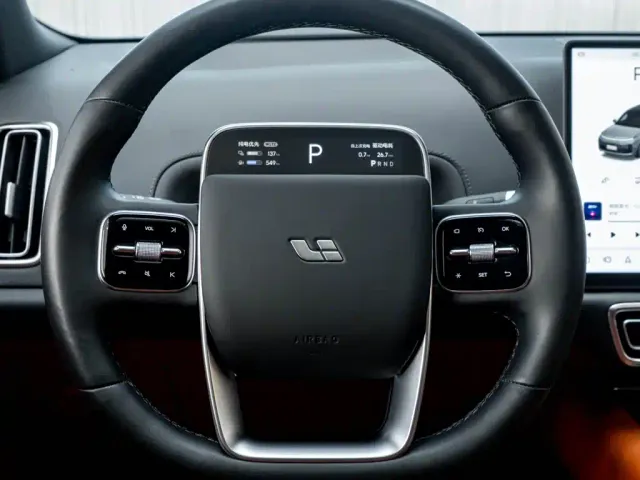 Li Auto L9 — Фото автомобиля 18