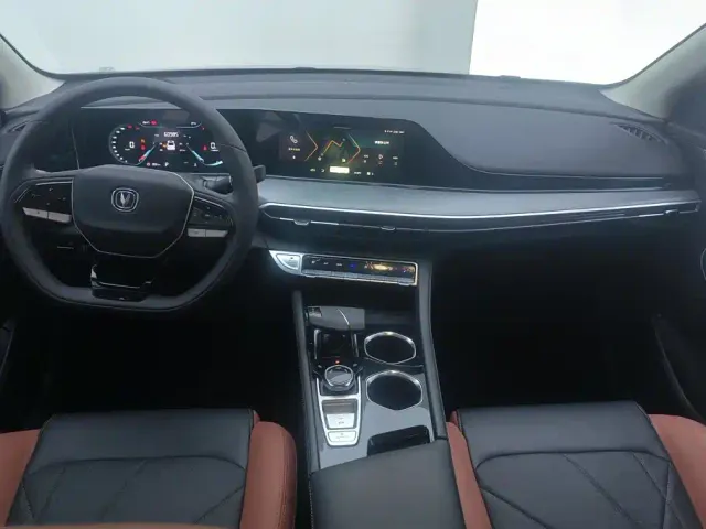 Changan Eado — Фото автомобиля 12