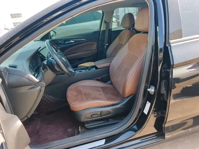 Buick Regal — Фото автомобиля 14