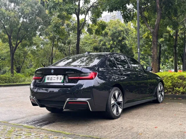 BMW i3 — Фото автомобиля 4