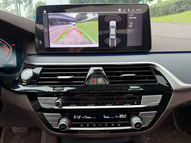 BMW 5 Series — Фото автомобиля 10