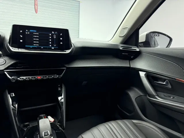 Peugeot 2008 — Фото автомобиля 13
