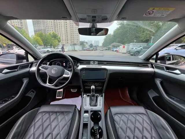 Volkswagen Magotan GTE Plug-in Hybrid 2022 GTE Luxury — Фото автомобиля 15