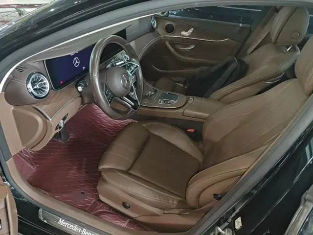 Mercedes-Benz E-Class — Фото автомобиля 14