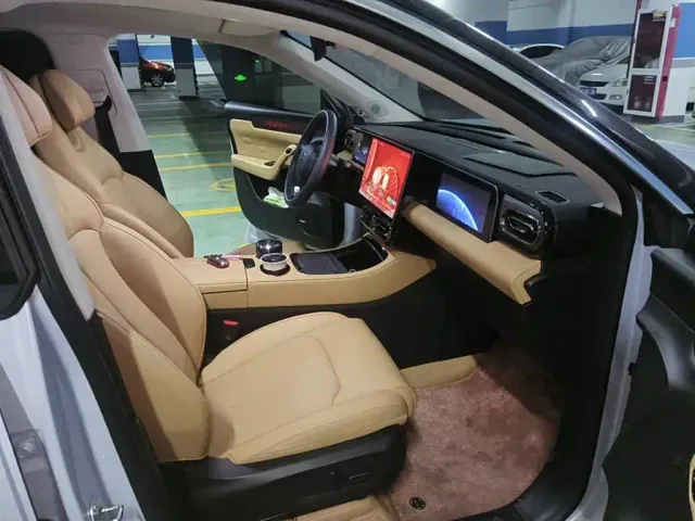 Leapmotor C11 — Фото автомобиля 12