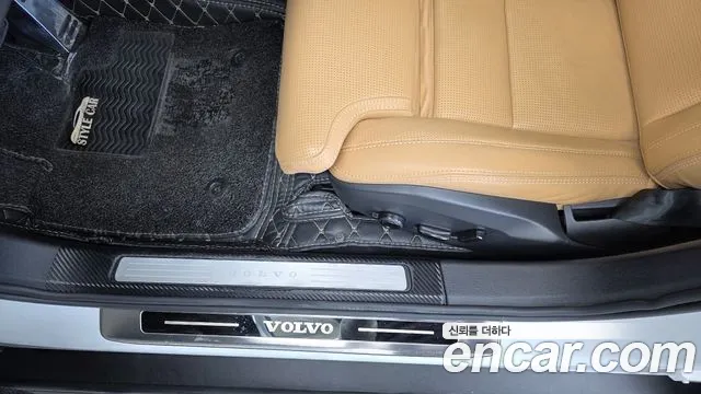 Volvo V60 Cross Country 2nd Gen — Фото автомобиля 27