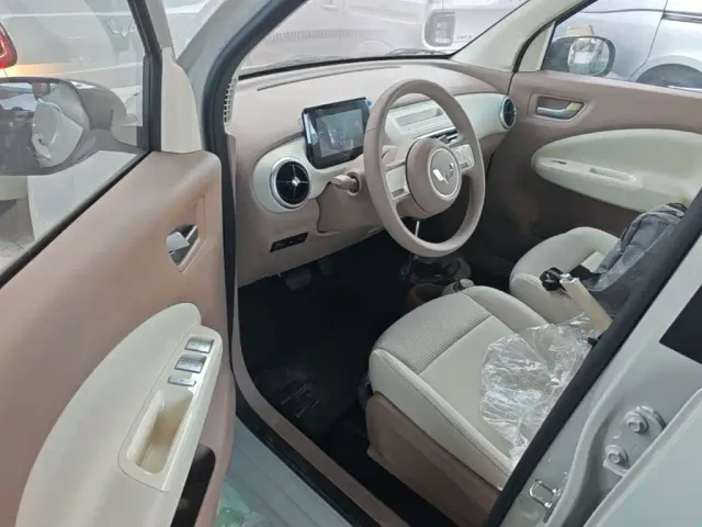 Wuling Hongguang Mini EV — Фото автомобиля 15