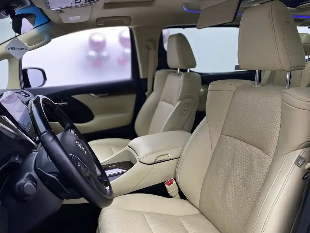 Toyota Alphard 2021 Hybrid 2.5L Luxury — Фото автомобиля 18