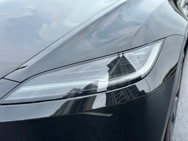 Tesla Model 3 — Фото автомобиля 16