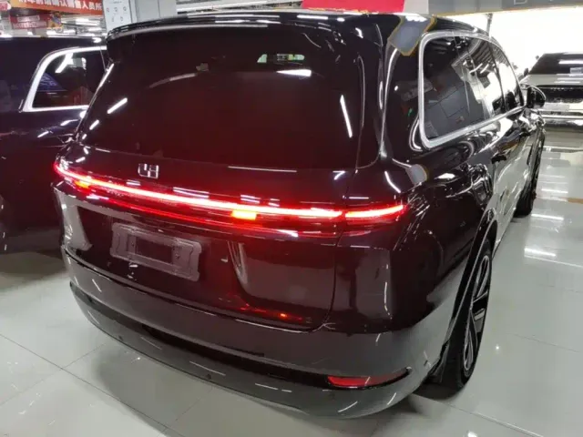 Li Auto L9 — Фото автомобиля 6